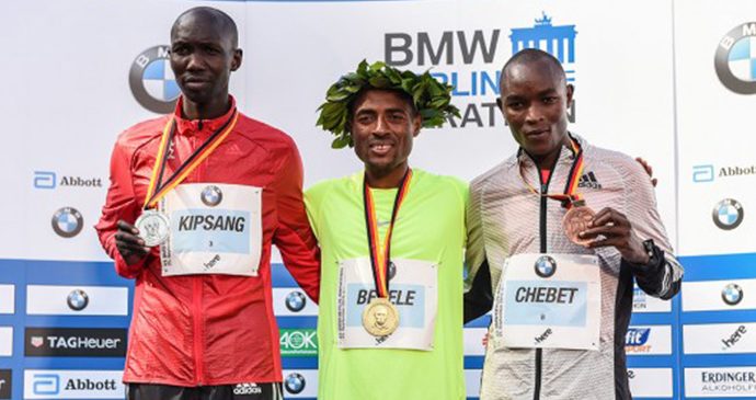 Bekele quase bate recorde mundial: 2h03min03 em Berlim