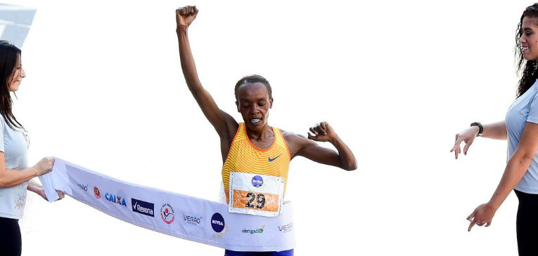 Queniana campeã olímpica domina São Silvestre