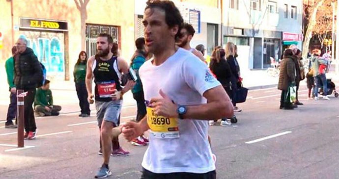 Raúl Gonzalez, ex-Real Madrid, correu a sua primeira meia em Barcelona