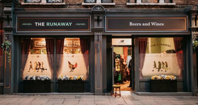 New Balance abre um bar em que é possível trocar milhas por cerveja