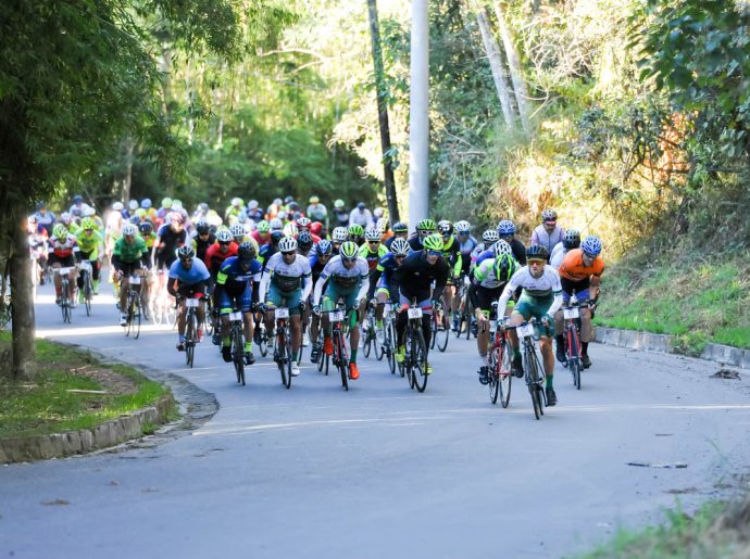 Terreno Plano x Montanha: Como adaptar seus treinos no ciclismo?