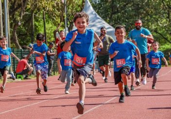 Mãe e filho na corrida: Circuitinho proporciona experiência inesquecível