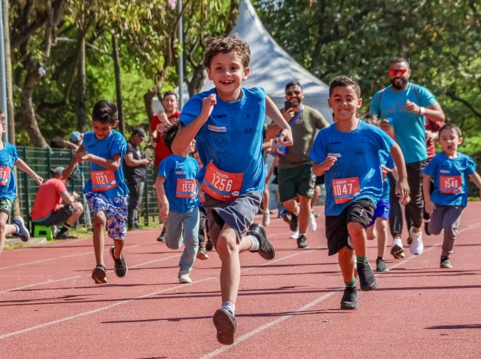 Mãe e filho na corrida: Circuitinho proporciona experiência inesquecível
