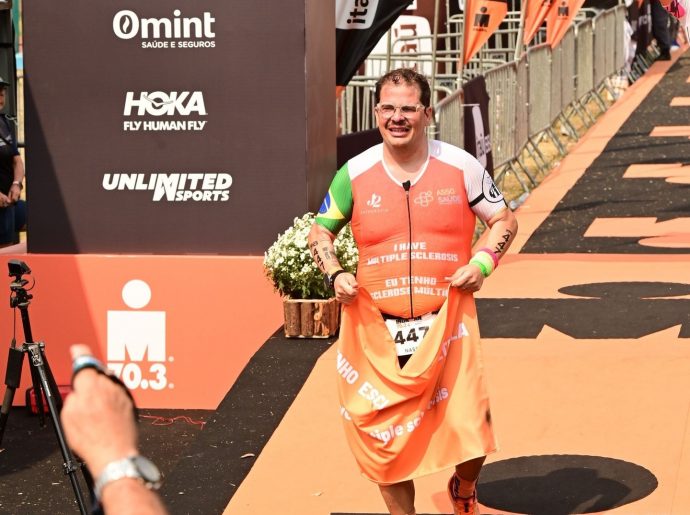 Superação: aos 39, ele desafia a esclerose múltipla no triathlon