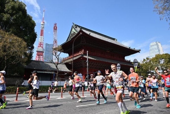 Entre templos e arranha-céus, o encanto da Maratona de Tóquio