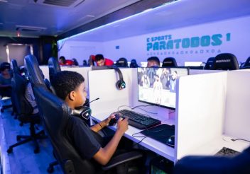 Carreta do projeto “E-Sports Para Todos 1” esteve em São Carlos