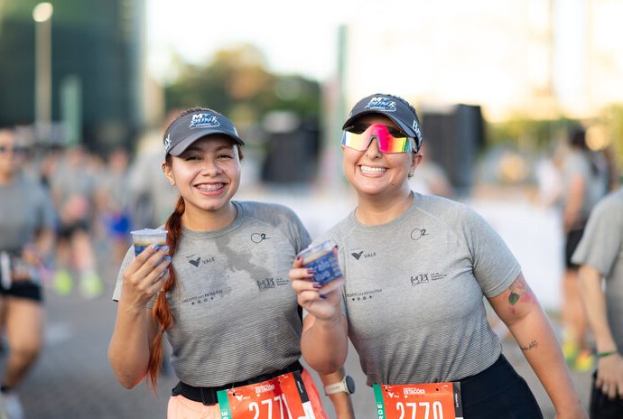 Água, isotônico ou gel? O que usar em cada fase da corrida