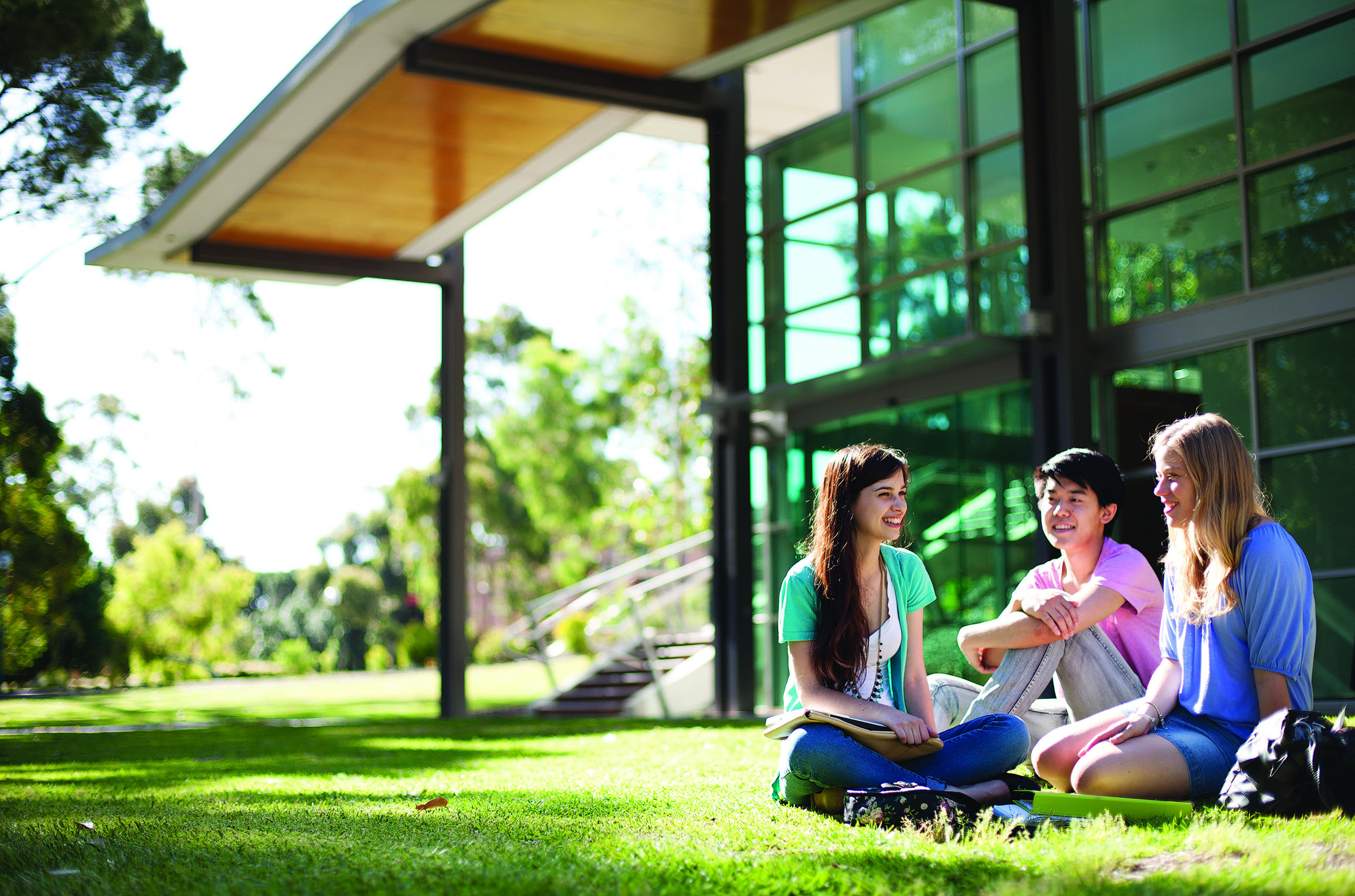Curtin University of Technology, Eric Li ( Pink T Shirt),Tina McLoughlin ( Turquoise Top), Carina Duffy (Purple Top).