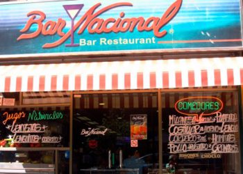 [Audio] El «Bar Nacional» cierra sus históricas instalaciones en la calle Huérfanos