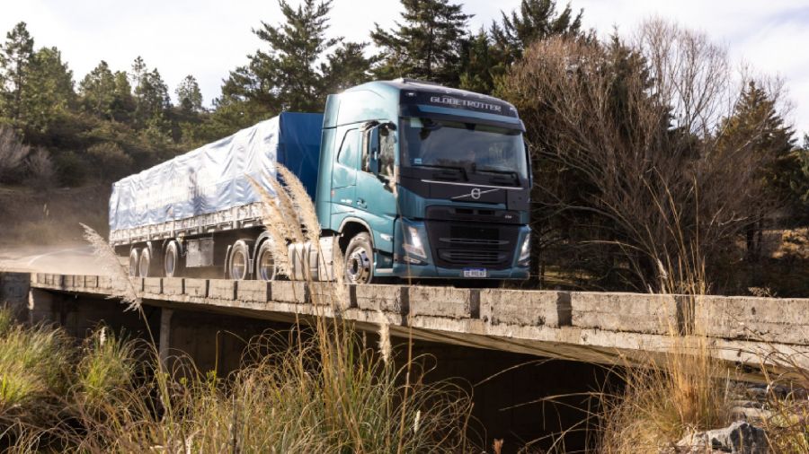 ¿Cómo es la vida de un camionero en 48 horas?  / Titulares de Autos