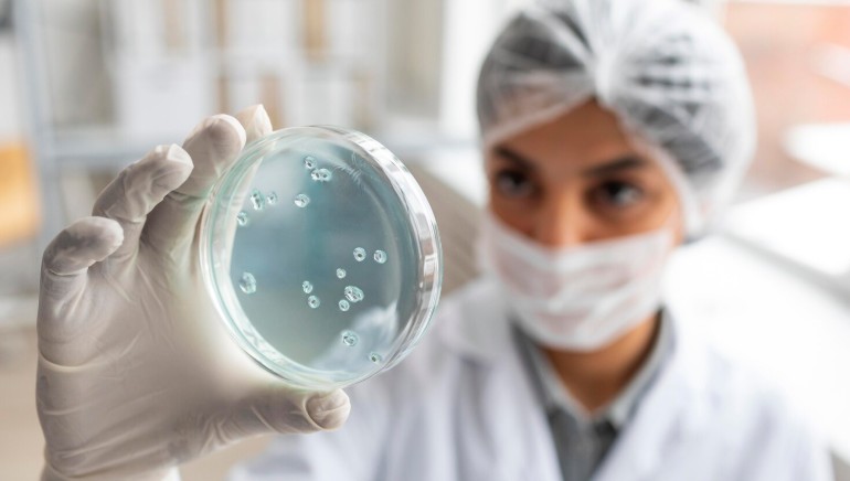 Descubre cómo guardar las células madre del cordón umbilical permite conservarlas para posibles tratamientos futuros.