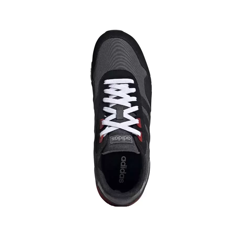 Imagen 2 de 5 de Zapatillas adidas 8 K 2020-GRAFITO/NEGRO/ROJO