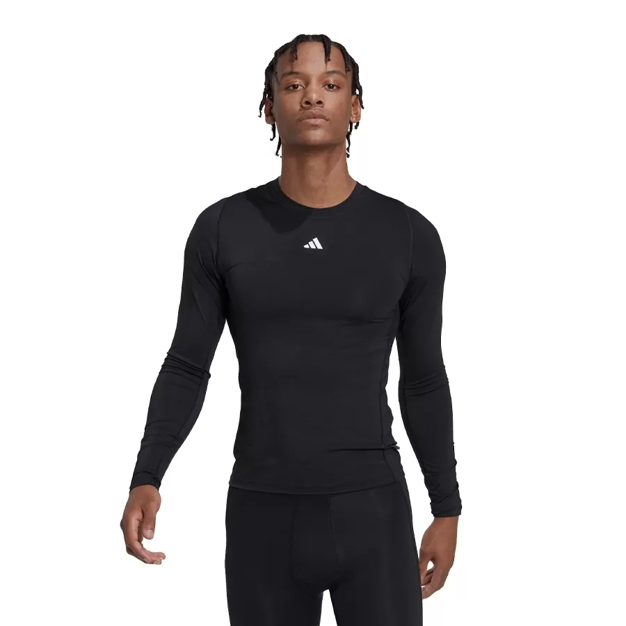 Imagen 0 de 4 de Remera adidas De Entrenamiento Techfit-NEGRO