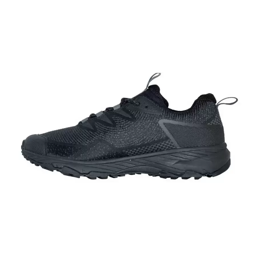 Imagen 0 de 4 de Zapatillas Montagne De Trail Track Low H-NEGRO