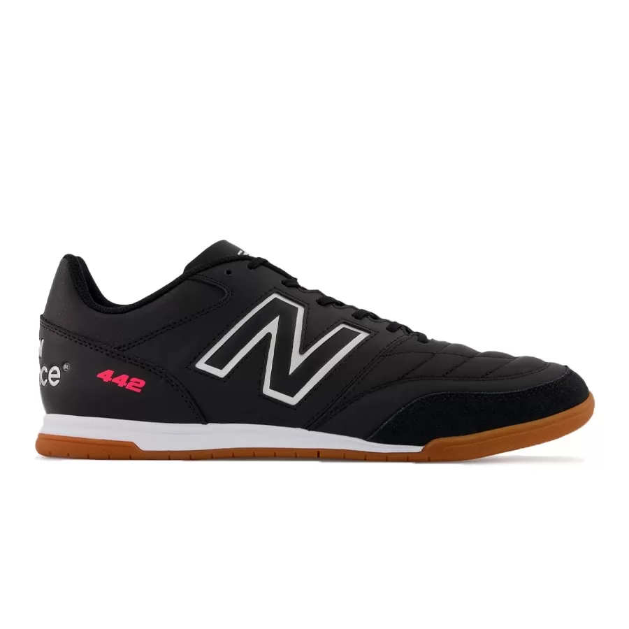 Botines New Balance 442 V2 Team In NEGRO PLATA Vaypol