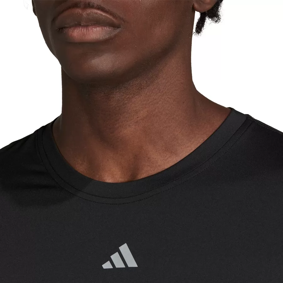 Imagen 3 de 5 de Camiseta adidas Techfit Aeroready-NEGRO