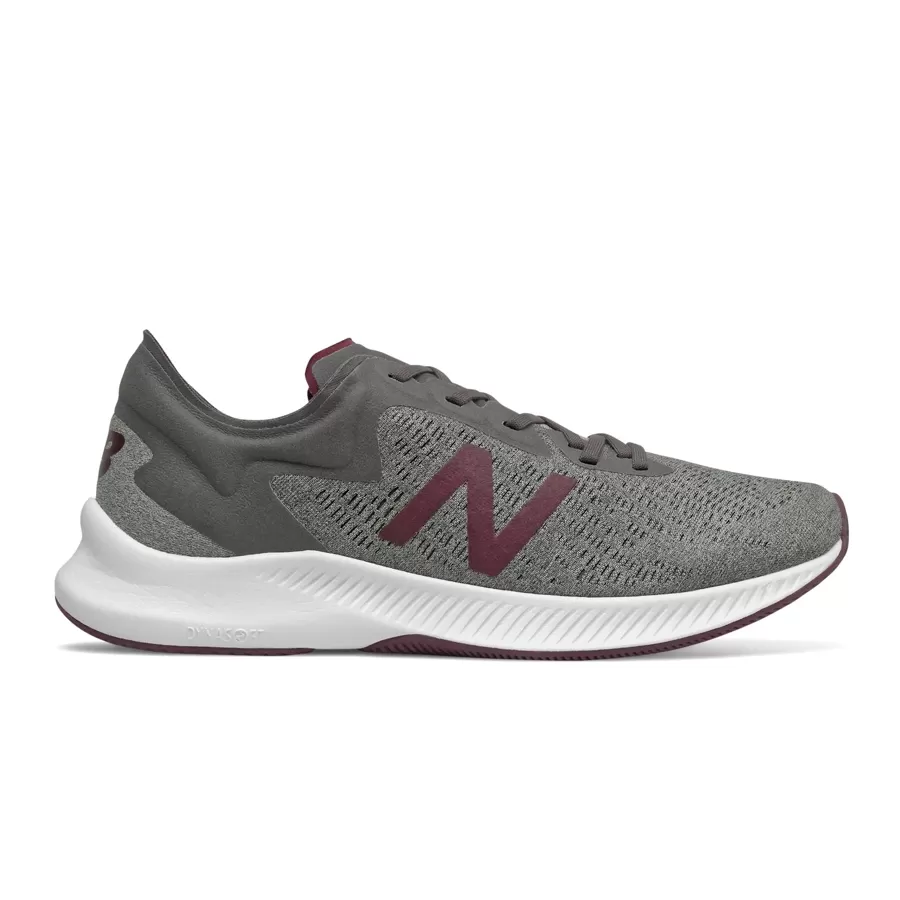 Imagen 0 de 5 de Zapatillas New Balance Pesu-GRIS/GRAFITO/ROJO