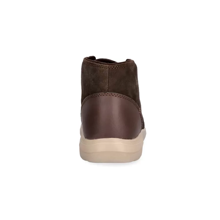 Imagen 4 de 5 de Botas Crocs Kinsale Chukka-CHOCOLATE